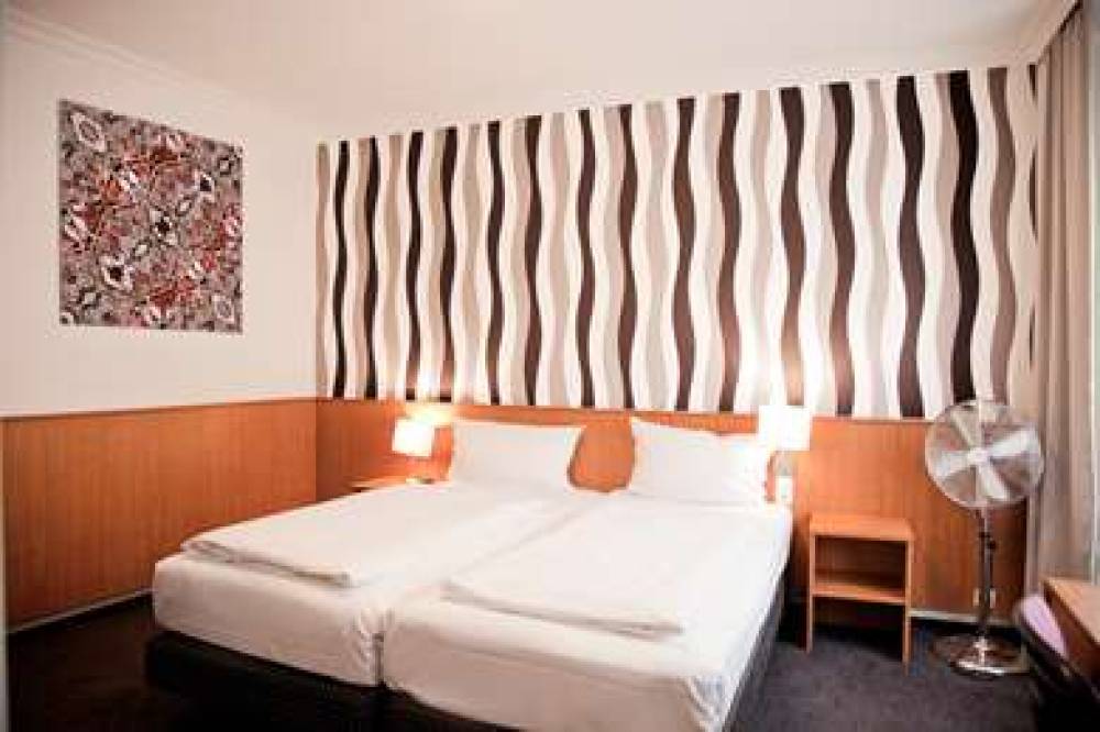 HOTEL LES NATIONS 7