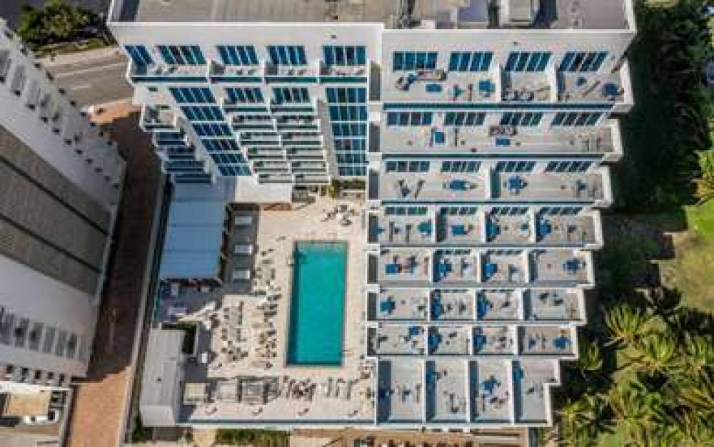 HOTEL MAREN FLL CURIO BY HILTON 8