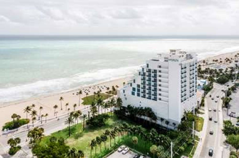 HOTEL MAREN FLL CURIO BY HILTON 1