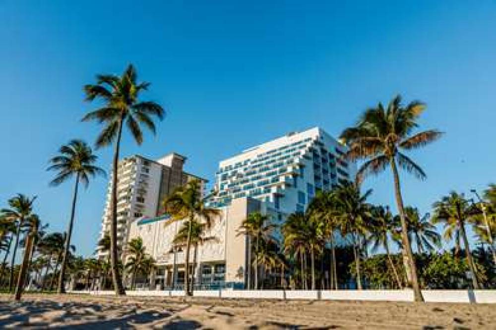 HOTEL MAREN FLL CURIO BY HILTON 4