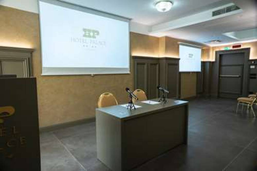 HOTEL PALACE CATANZARO 9