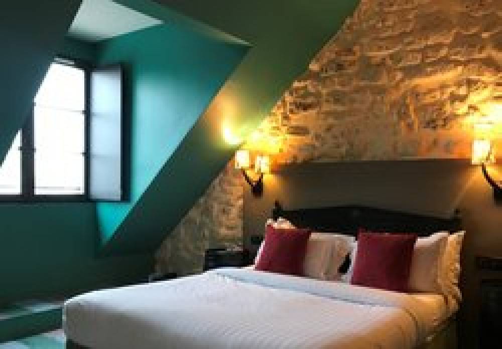 Hotel Prince De Conde 10