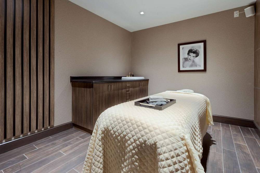 HOTEL RETLAW TRADEMARK 5
