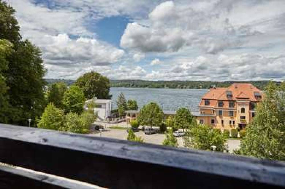 HOTEL SCHLOSS BERG 8