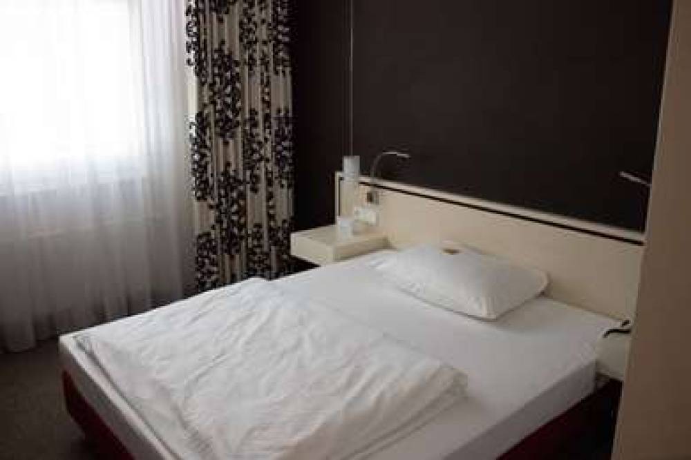 HOTEL SCHWANEN STUTTGART 2