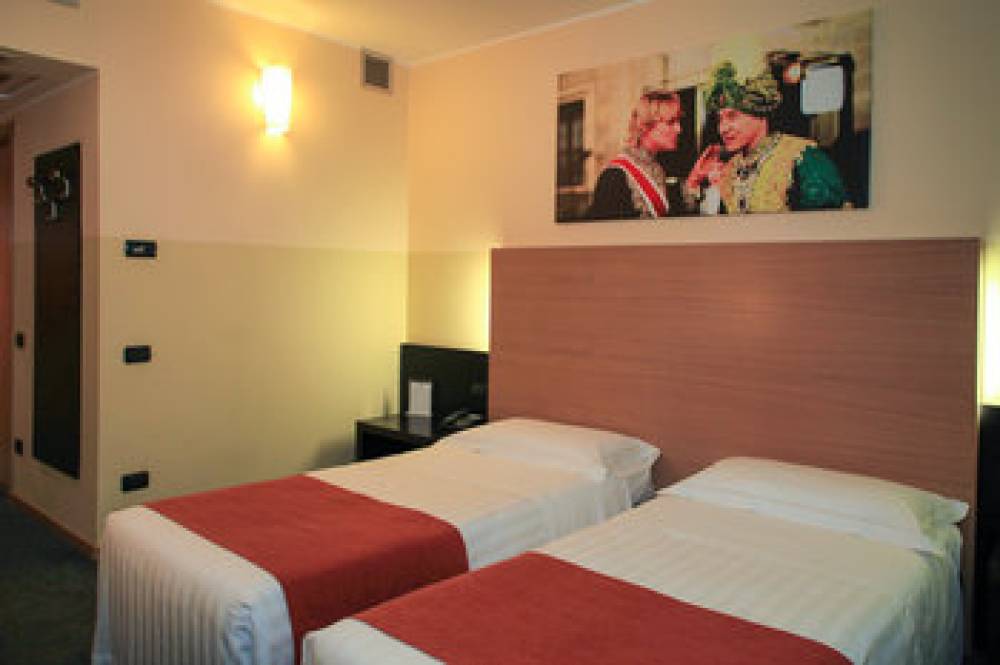 HOTEL STUDIOS 6