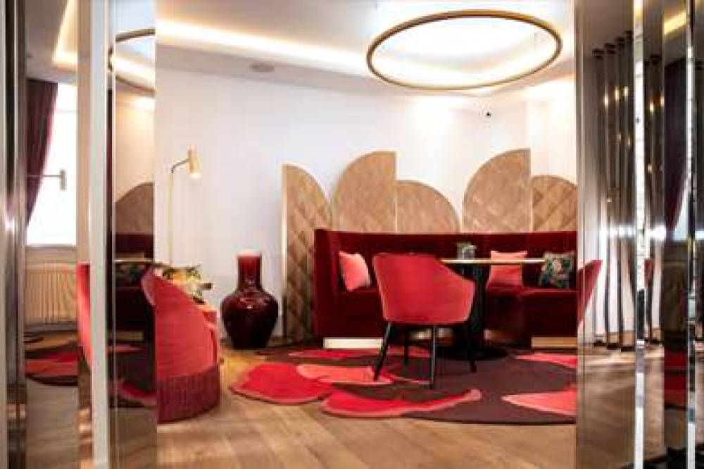 HOTEL VICTOR HUGO PARIS KLEBER 9