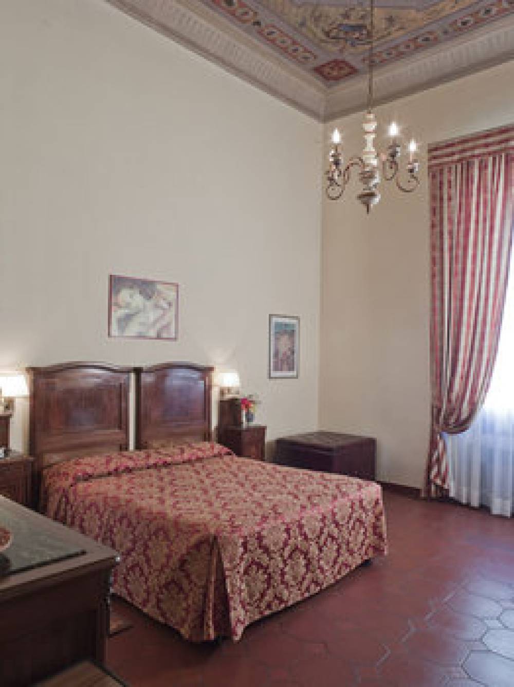 HOTEL VILLA LIANA 10