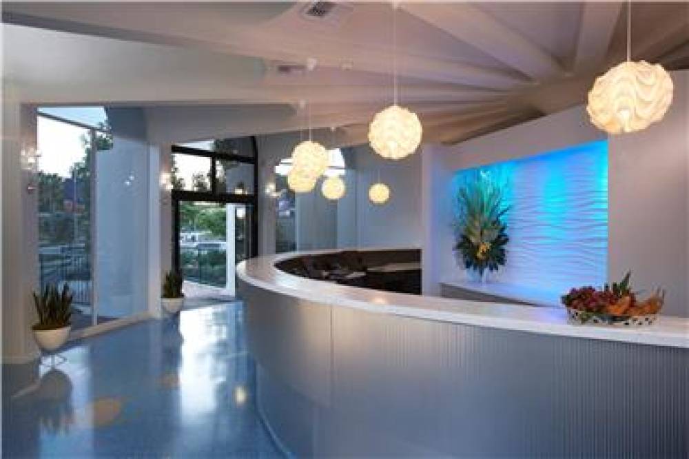 HOWARD JOHNSON BY WYNDHAM ANAHEIM H 3