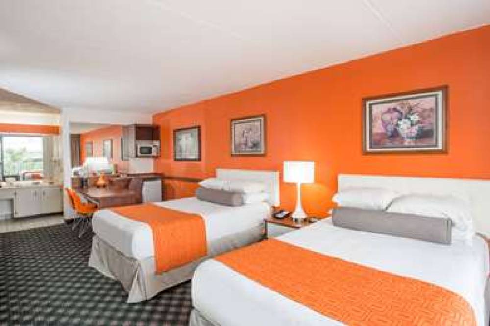 Howard Johnson By Wyndham Clearwater FL 3