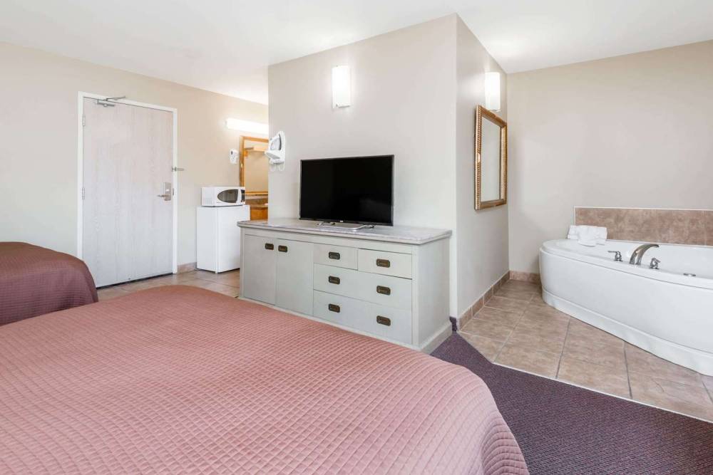 Howard Johnson By Wyndham London 4
