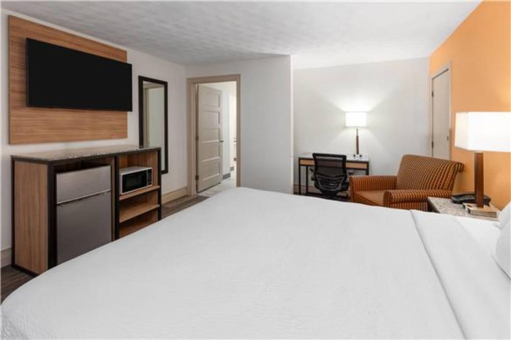 HOWARD JOHNSON BY WYNDHAM MALDEN BO 5