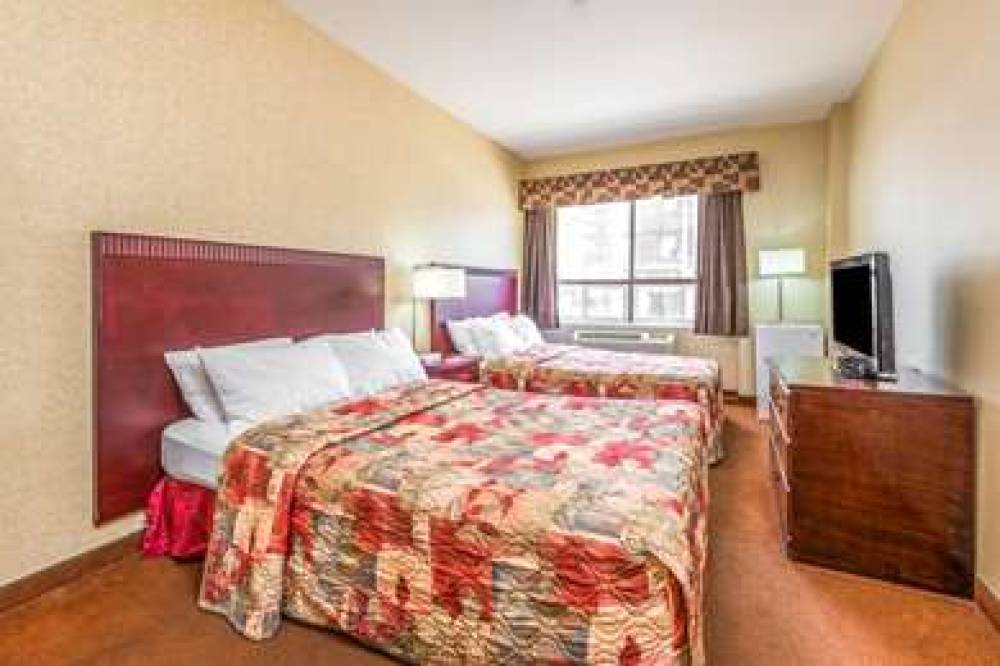 Howard Johnson By Wyndham Toronto Downtown West 4
