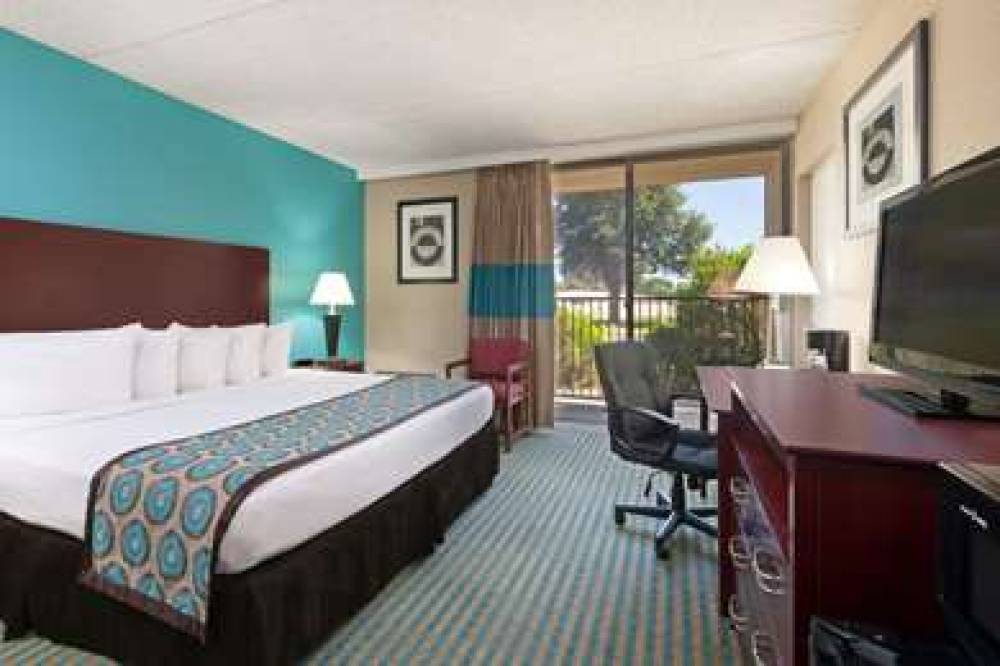 Howard Johnson Express Inn - Arlington Ballpark / Six Flags 8