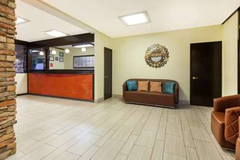 Howard Johnson Express Inn - Arlington Ballpark / Six Flags 2