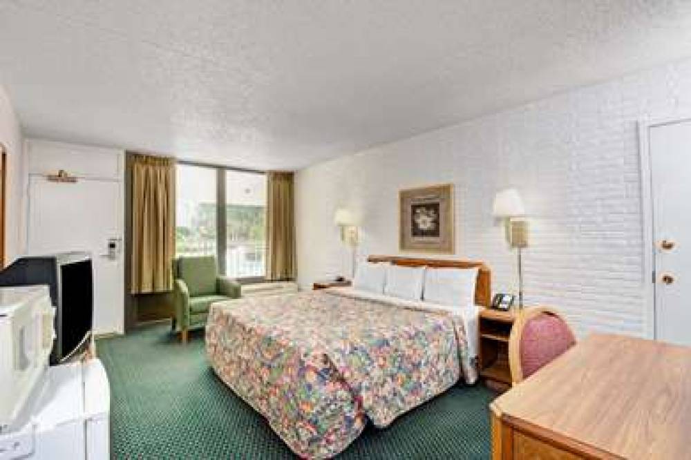 HOWARD JOHNSON GALLOWAY 8