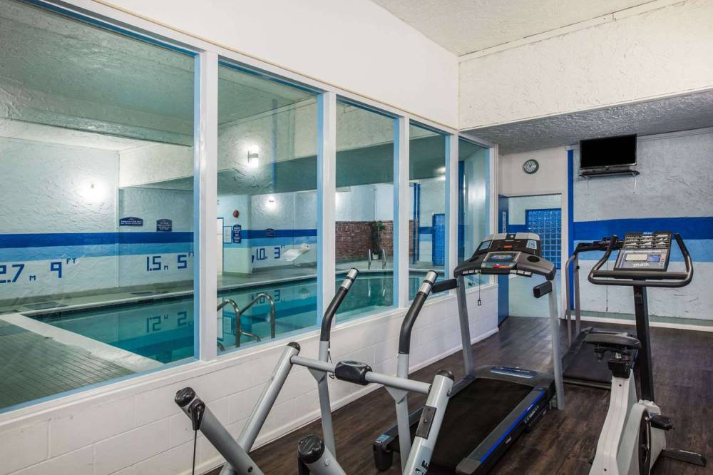 Howard Johnson Hotel By Wyndham Victoria 5