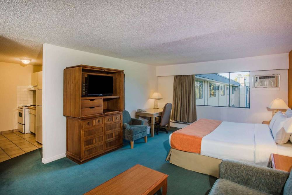 Howard Johnson Hotel By Wyndham Victoria 1