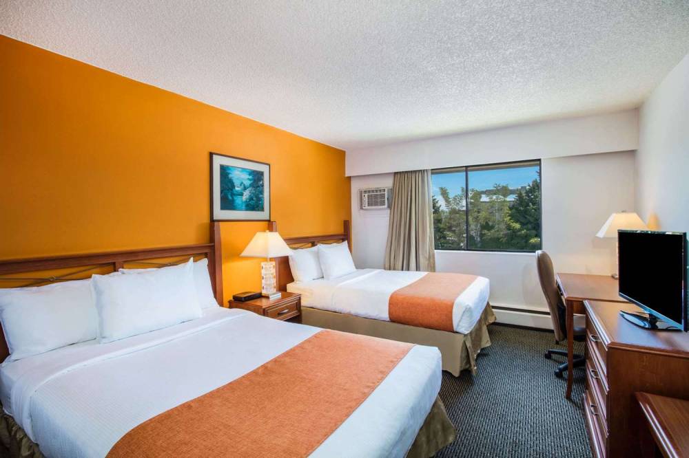 Howard Johnson Hotel By Wyndham Victoria 4