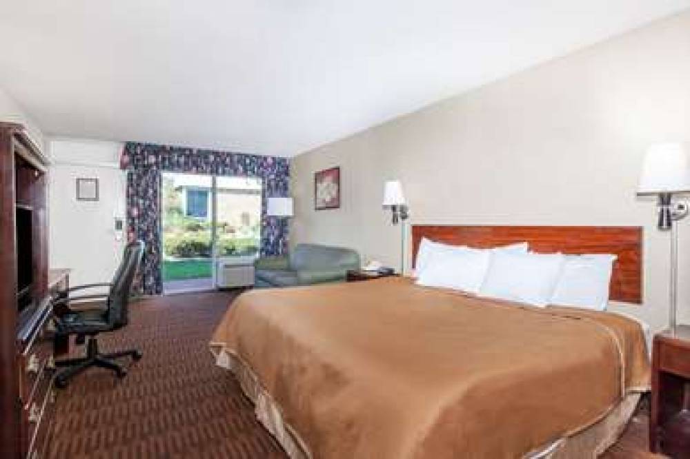 HOWARD JOHNSON INN - ALBANY 6