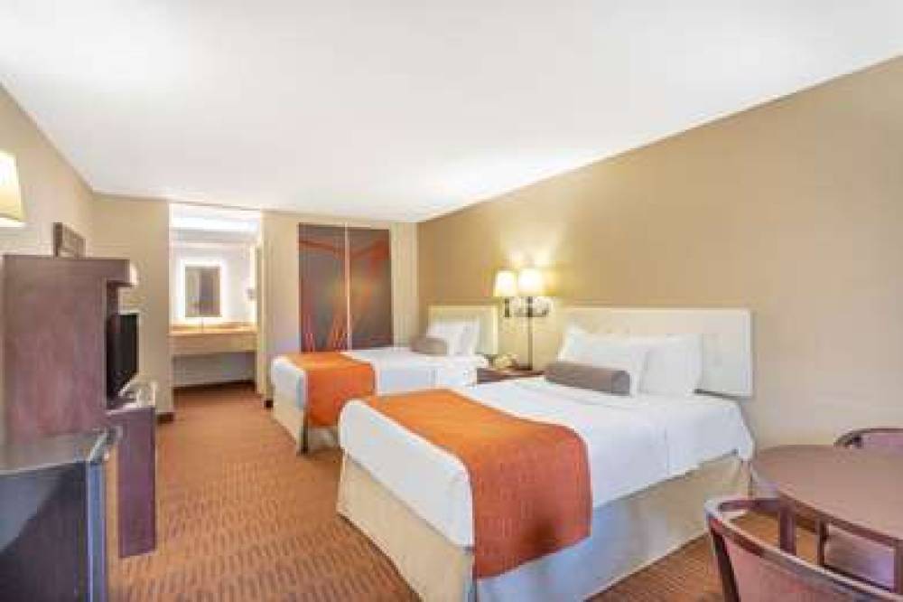 HOWARD JOHNSON INN - ALBANY 8