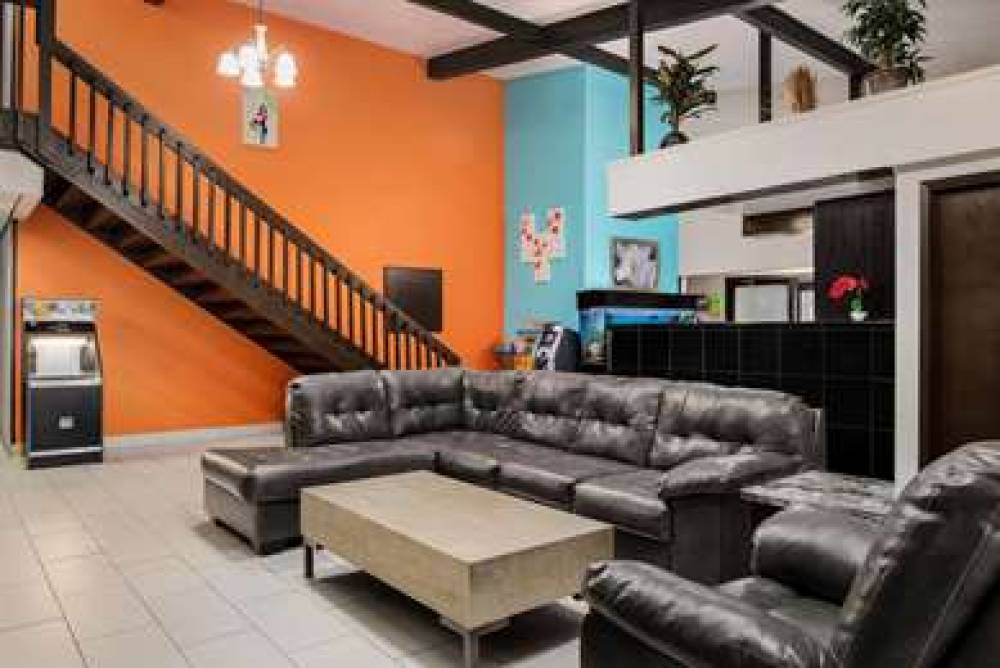 Howard Johnson Inn Appleton 5