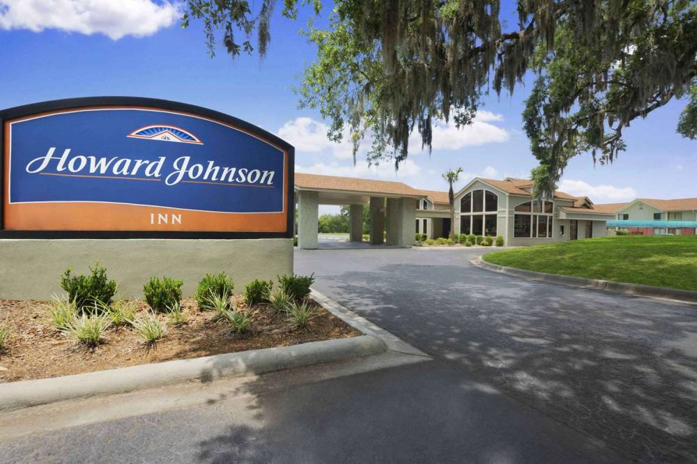 HOWARD JOHNSON INN BEAUFORT/PA 1