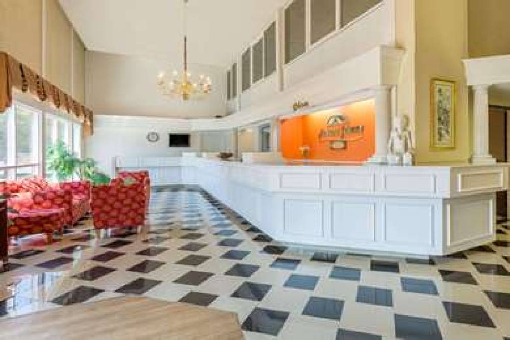 Howard Johnson Inn Williamsburg 3