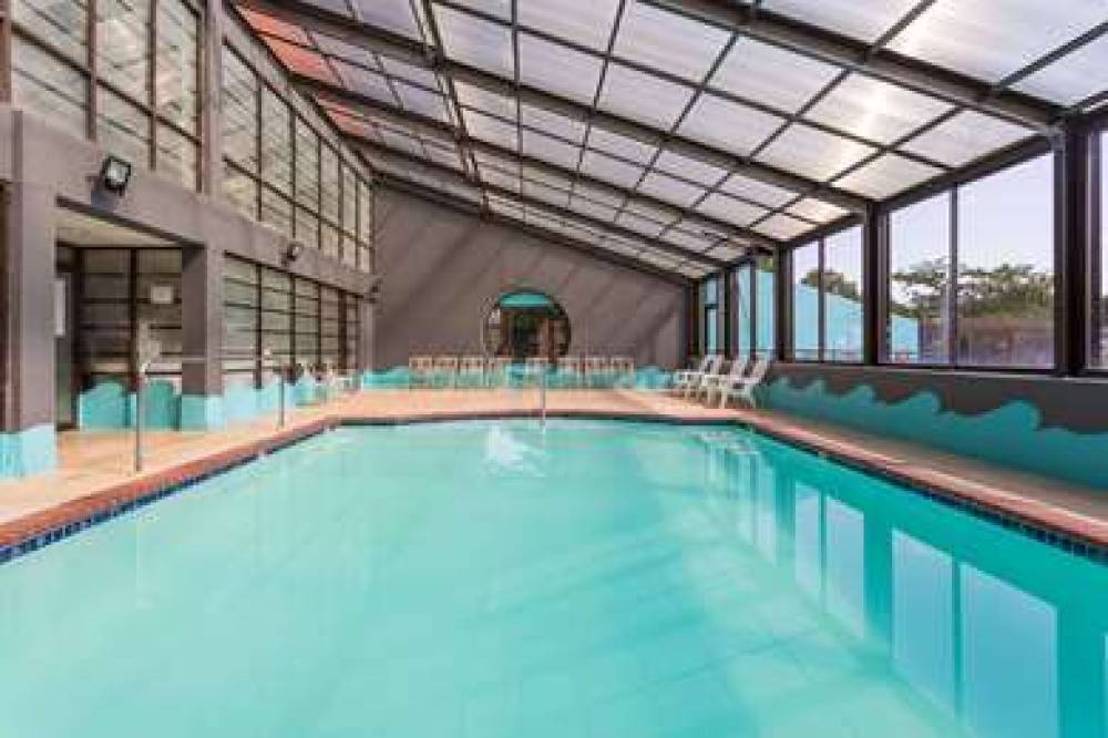 Howard Johnson Inn Williamsburg 4
