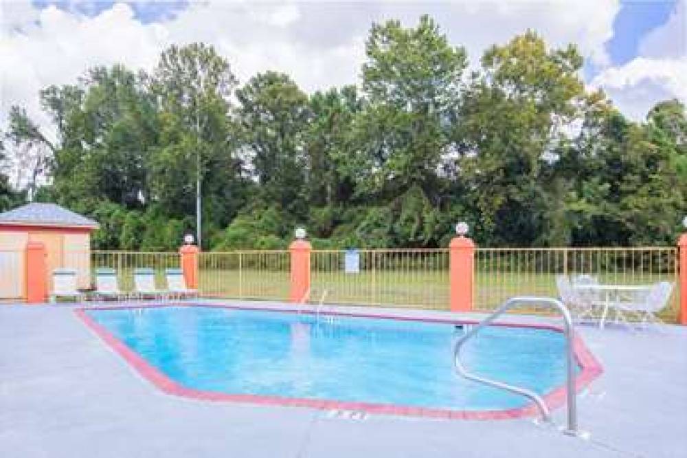 HOWARD JOHNSON VICKSBURG 4