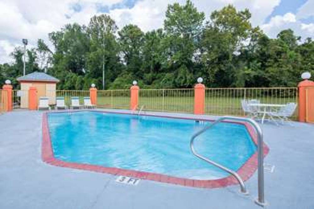 HOWARD JOHNSON VICKSBURG 3