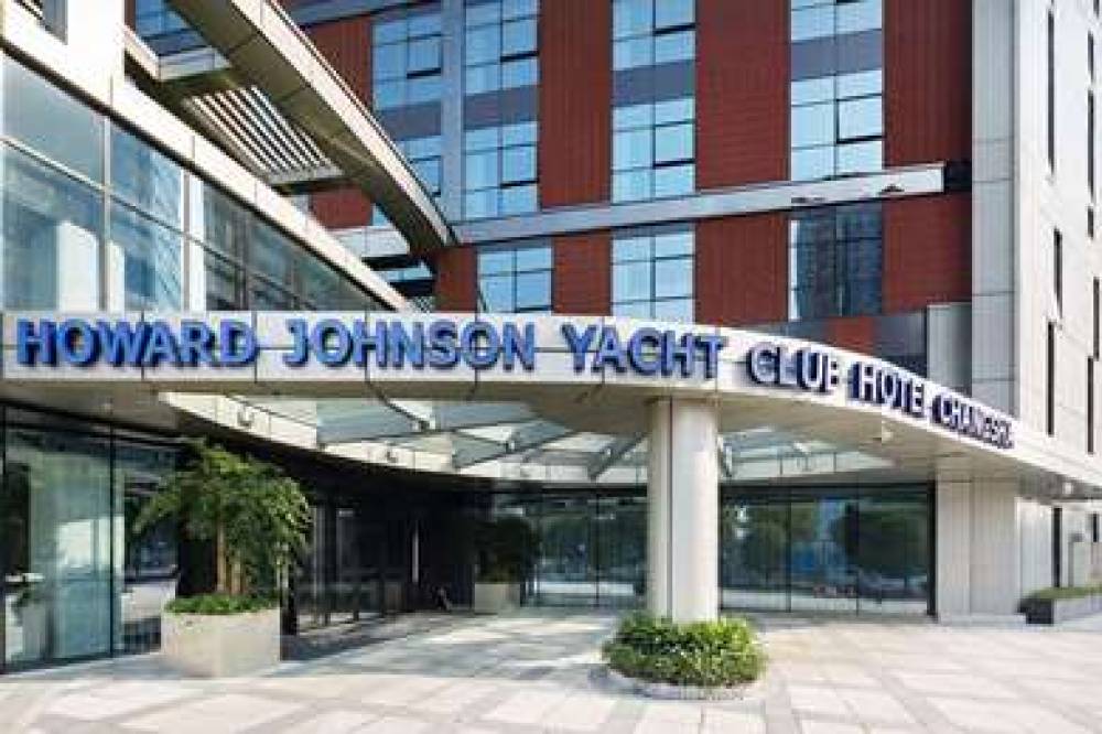 Howard Johnson Yacht Club Hote