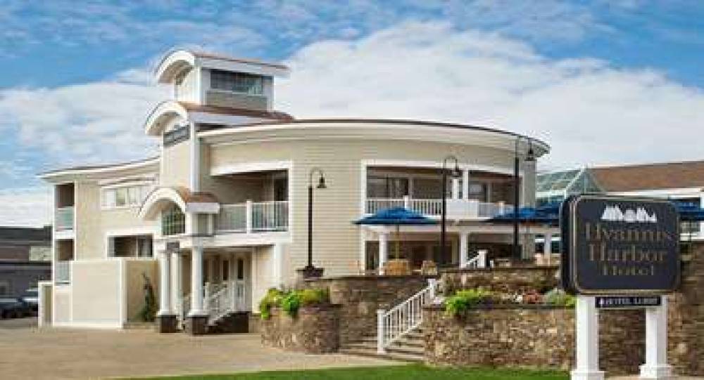 Hyannis Harbor Hotel 1