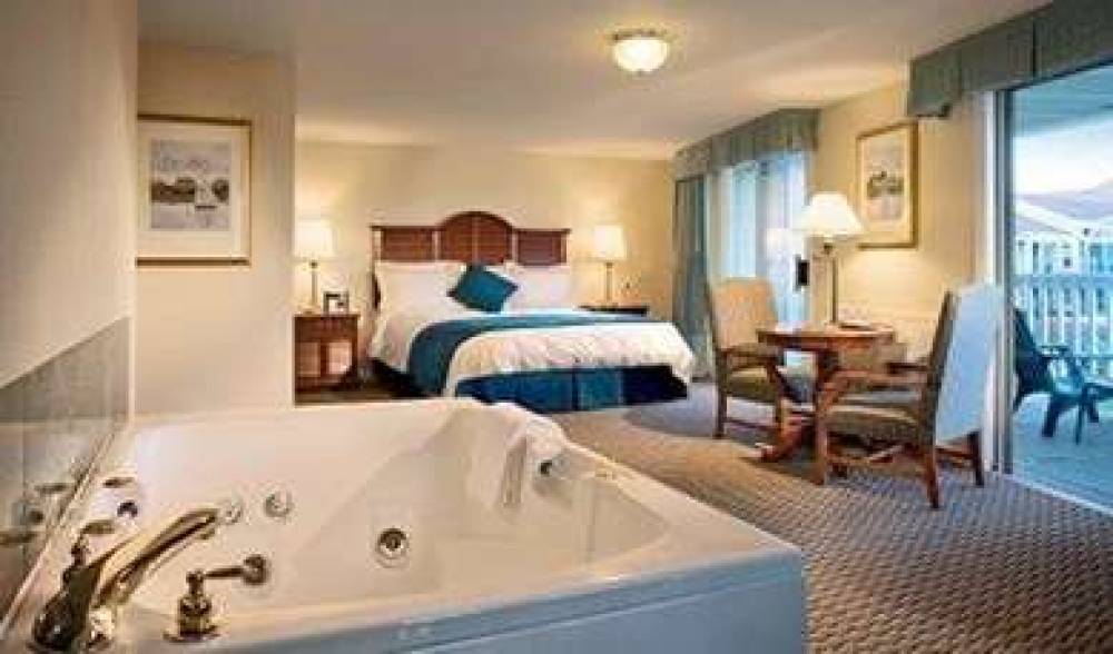 Hyannis Harbor Hotel 6