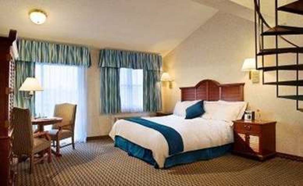Hyannis Harbor Hotel 10