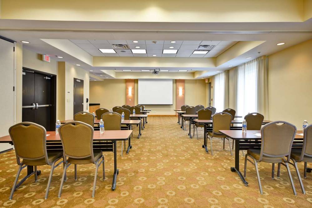 Hyatt Place Chicago Warrenville 1