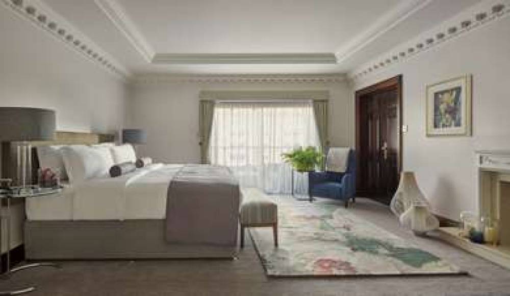 HYATT REG CHURCHILL 9