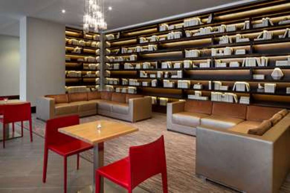 HYATT REGENCY CINCINNATI 2