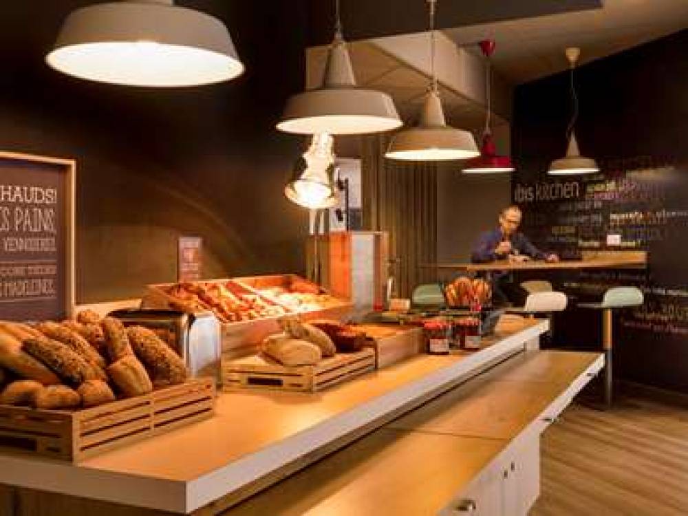 IBIS ARLES 6
