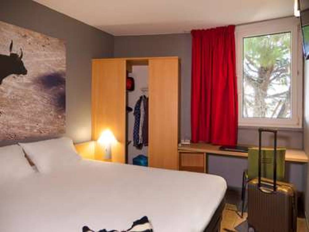 IBIS ARLES 10