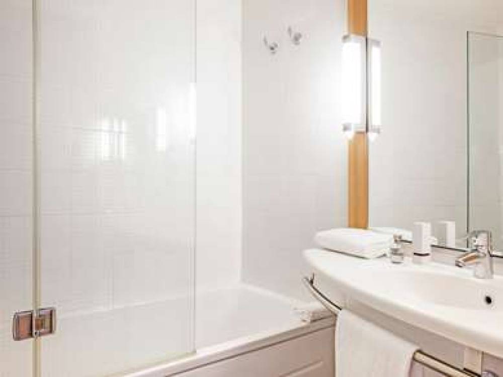 Ibis Barcelona Ripollet 8