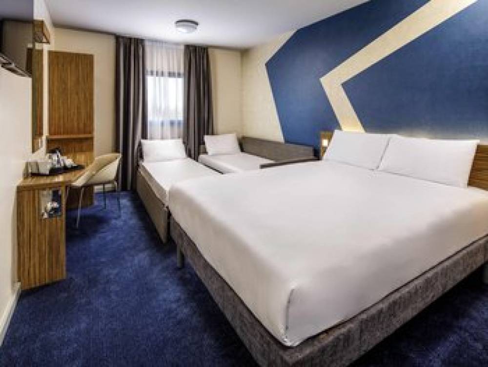 Ibis Budget London Heathrow Terminal 5 8
