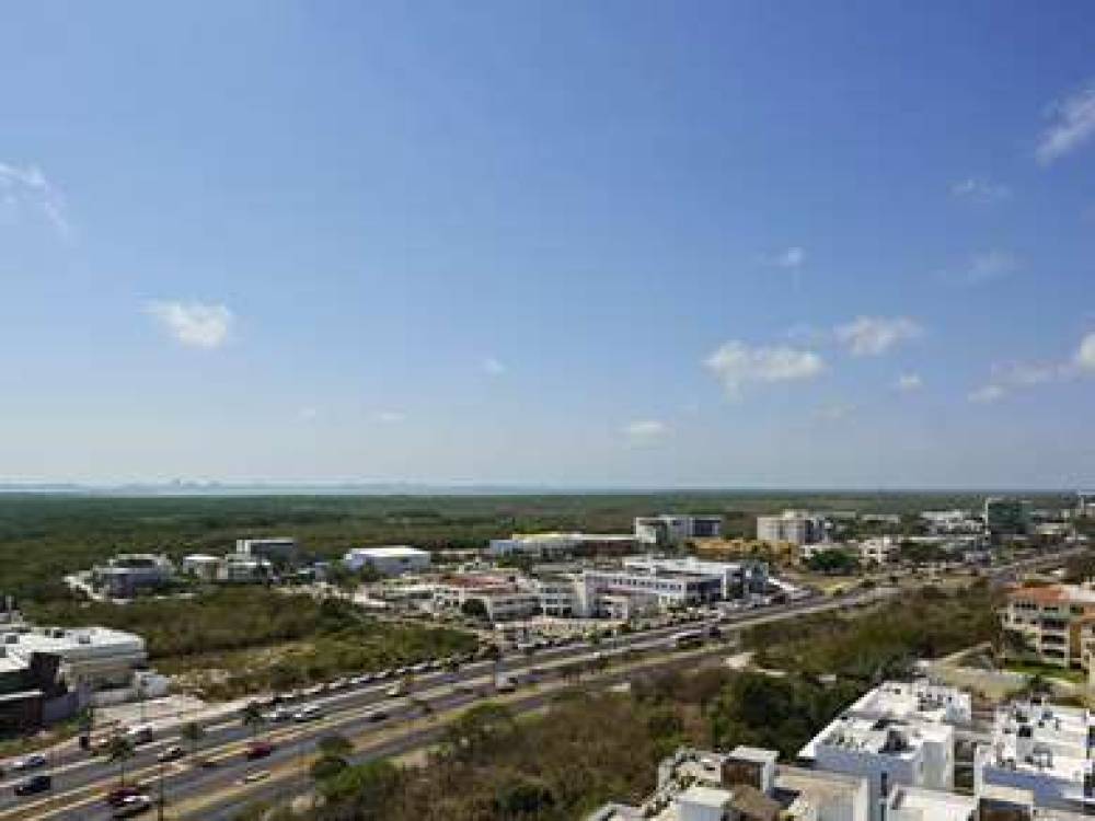 Ibis Cancun Centro 2