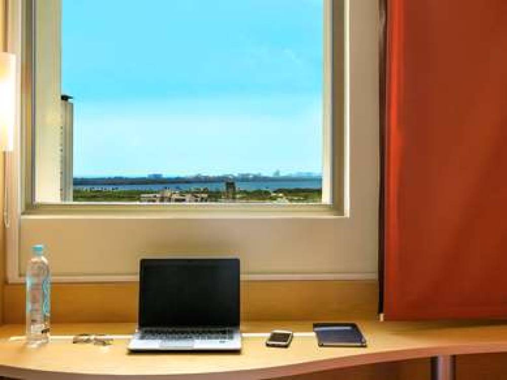 Ibis Cancun Centro 9