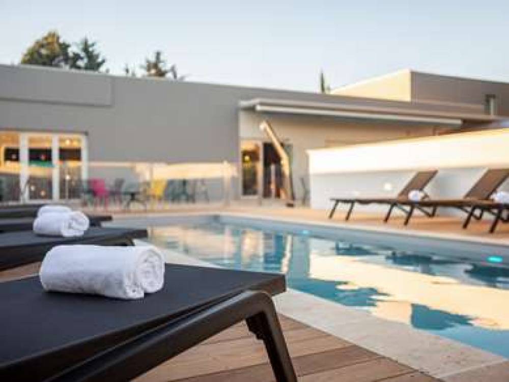 Ibis Carcassonne Est La Cite 9