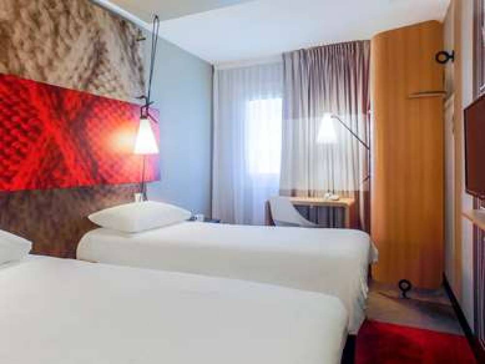 Ibis Carcassonne Est La Cite 2