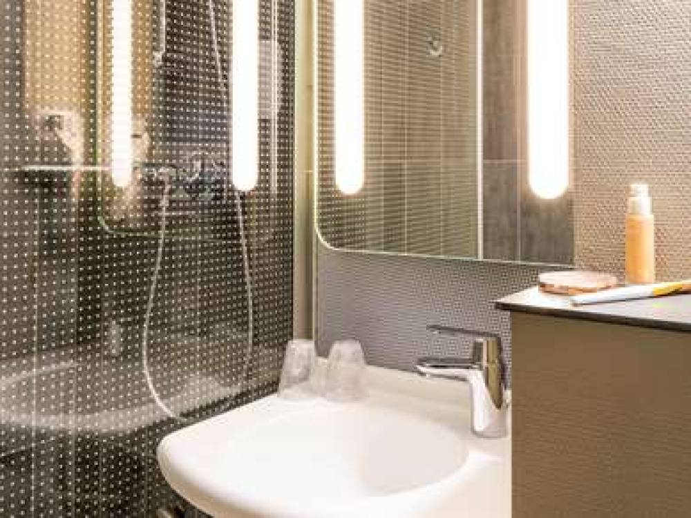 Ibis Cergy-Pontoise Le Port 9