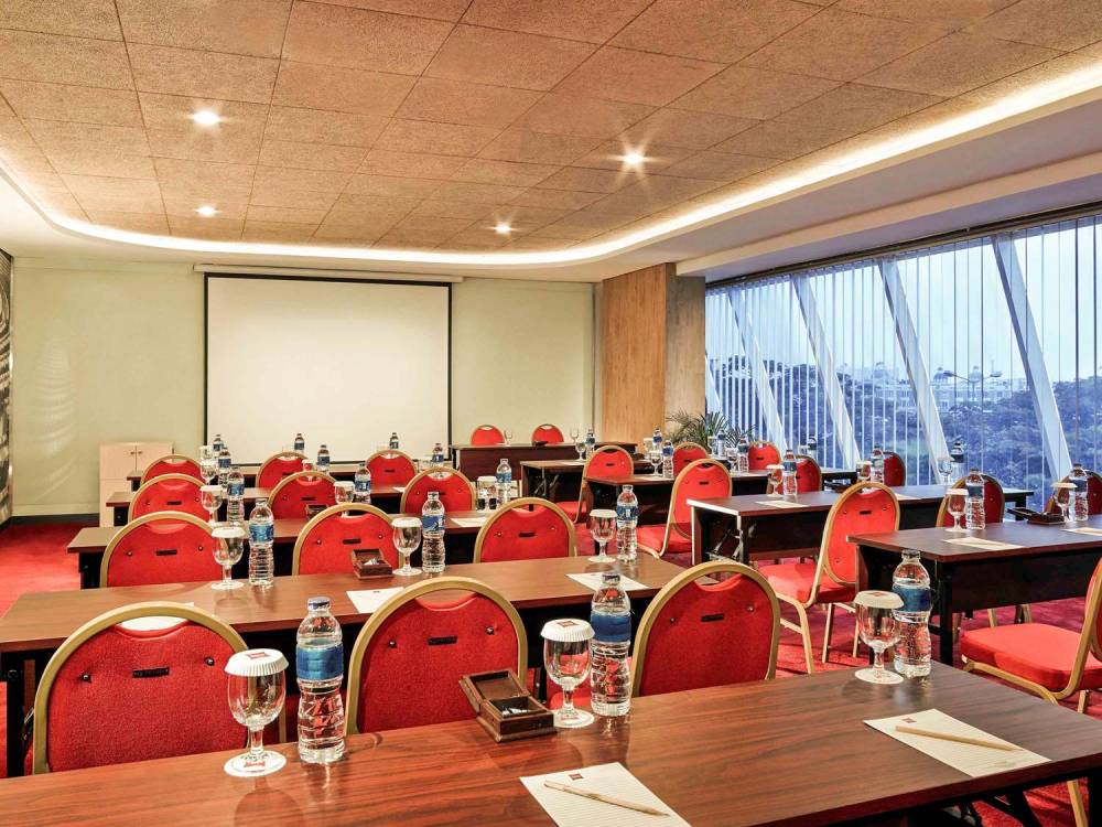 Ibis Gading Serpong 4
