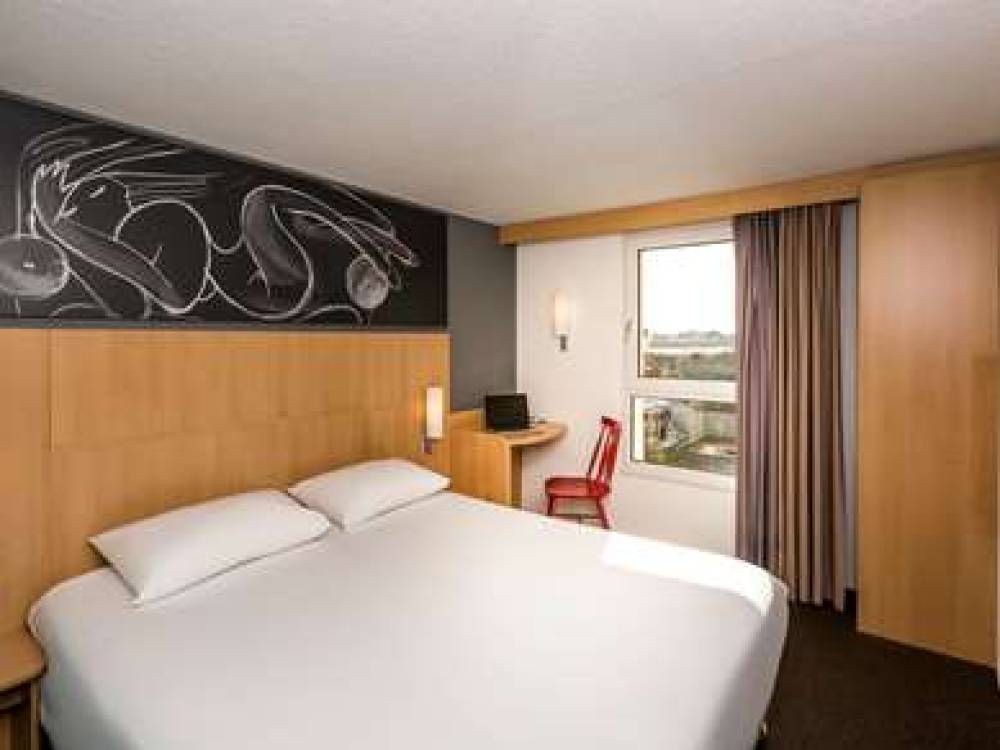 IBIS ROSCOFF 10
