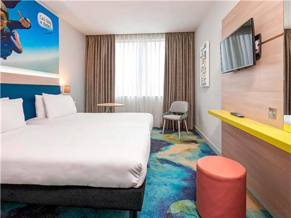 Ibis Styles London Heathrow Airport 7